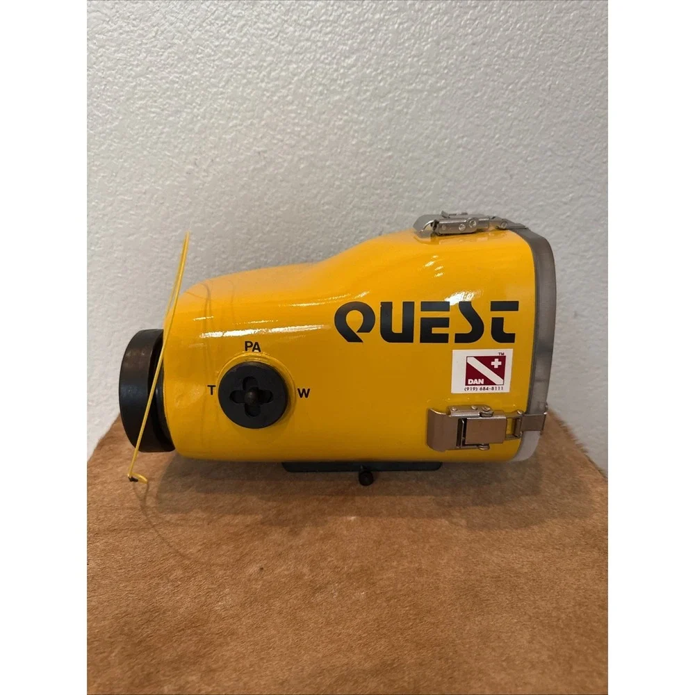 Quest‎ HiBand Underwater Scuba Video Camera Housing